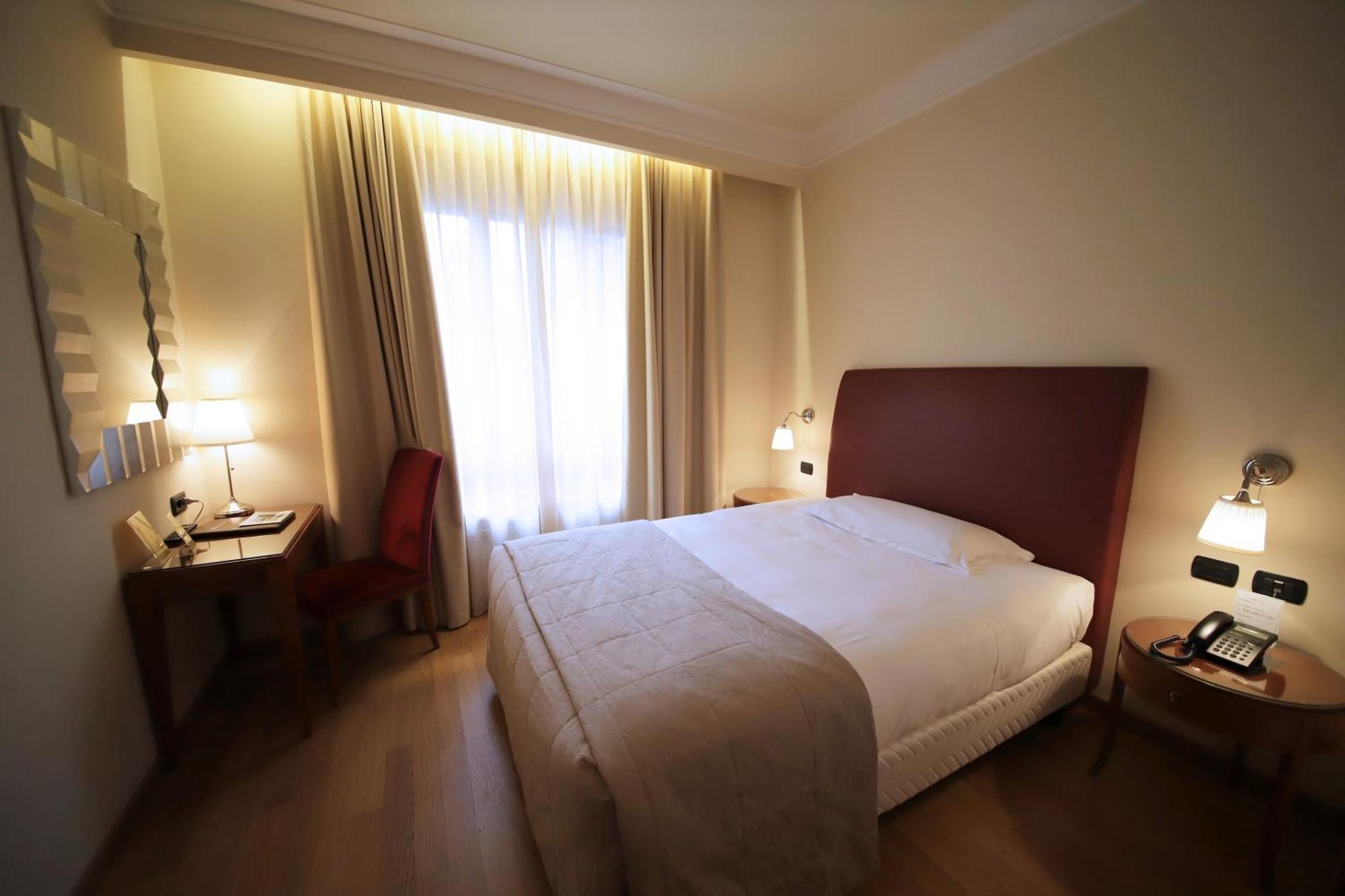 Monica Hotel Fiera Pregnana Milanese Exterior photo