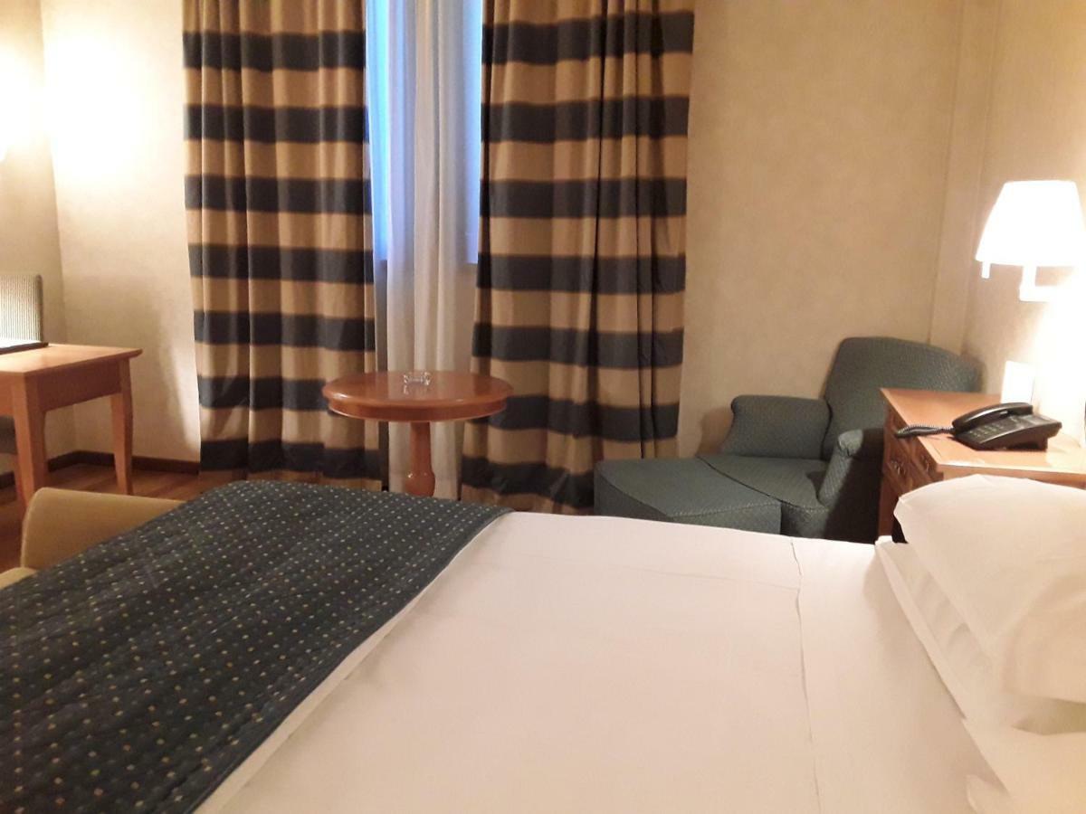 Monica Hotel Fiera Pregnana Milanese Exterior photo